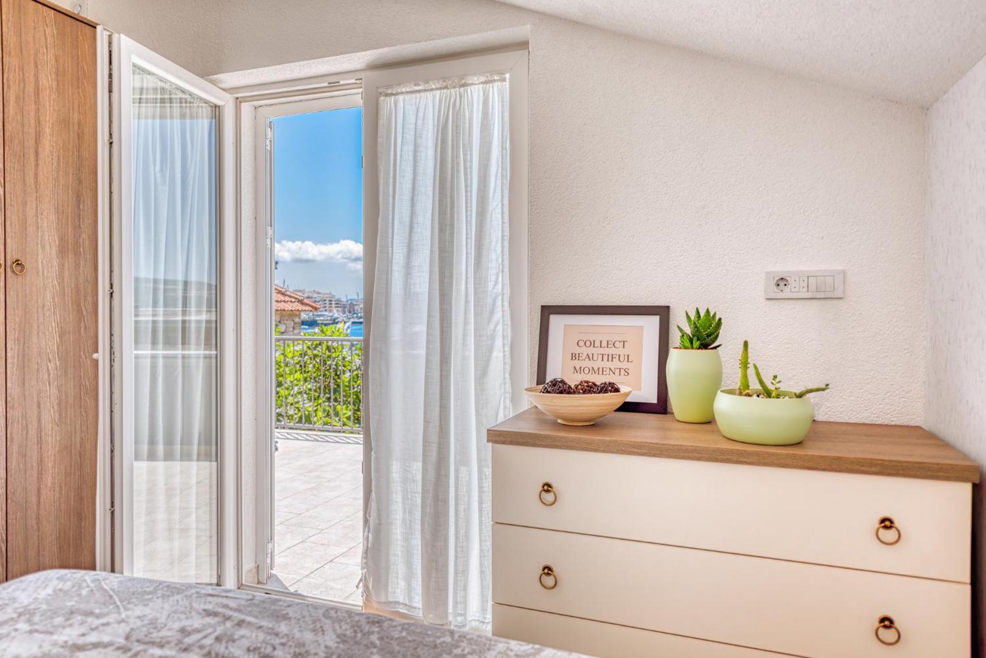 Miro Guesthouse ティヴァト エクステリア 写真