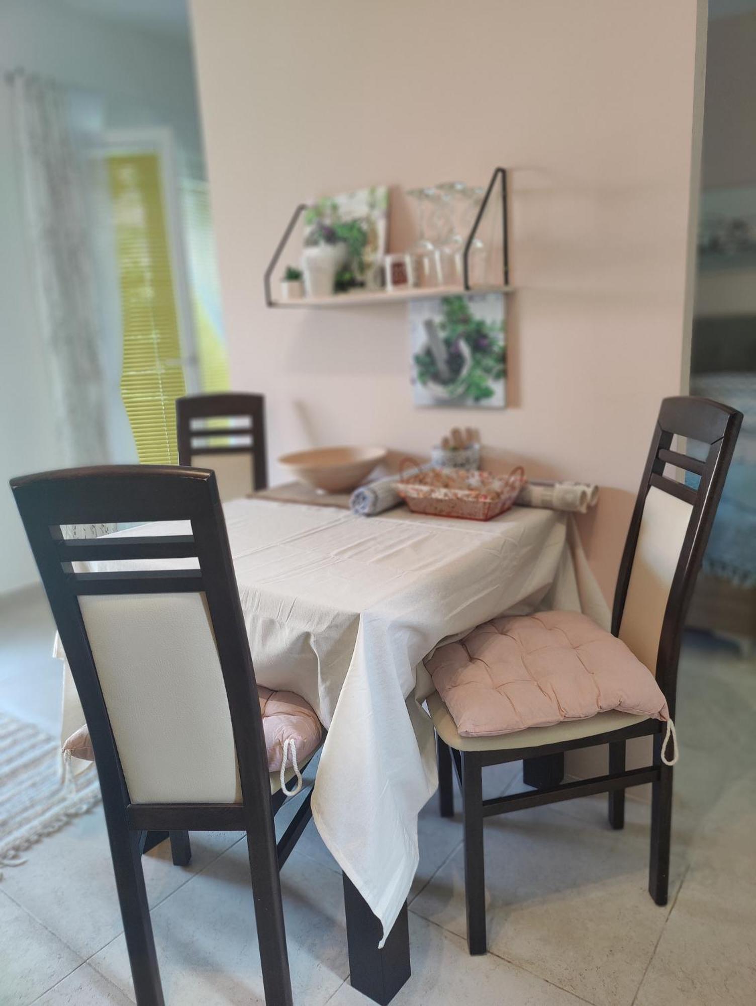 Miro Guesthouse ティヴァト エクステリア 写真